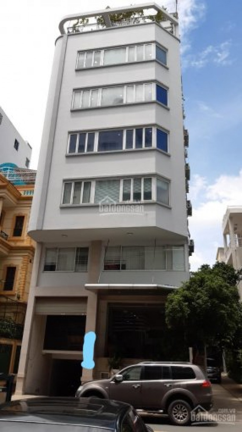 Cần bán nhà mặt tiền đường Nguyễn Ngọc Phương diện tích 4,5mx17m giá 24 tỷ