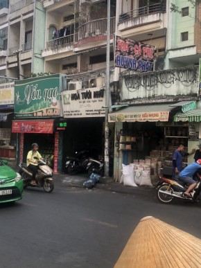 Bán Nhà Mặt tiền đường Huỳnh Văn Bánh P14 Q Phú Nhuận DT 7.8m x 16m giá...