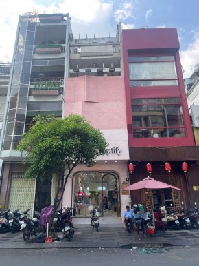 Cần Bán Nhà 164 Nguyễn Trãi Phường Bến Thành Quận 1